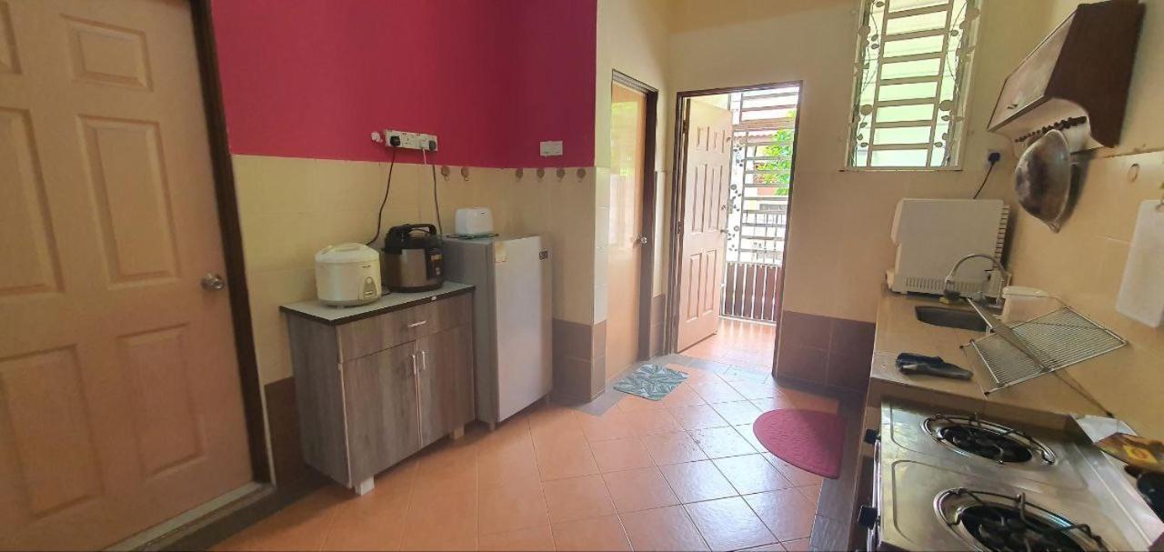 Simple Homestay Kemaman Terengganu Chukai エクステリア 写真