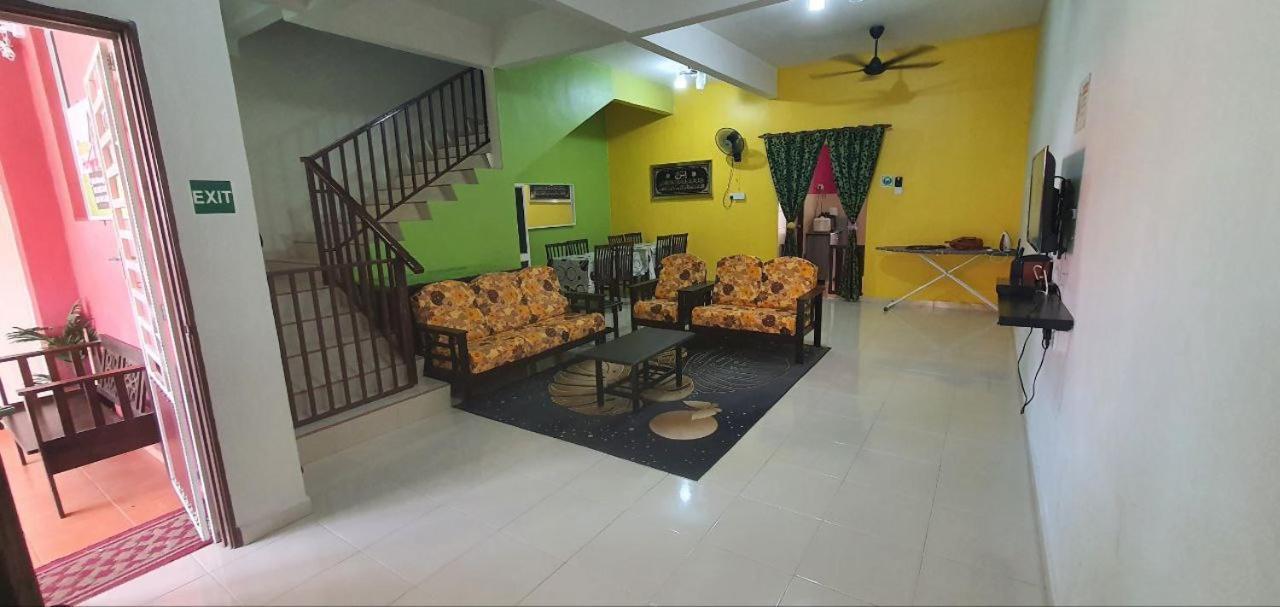 Simple Homestay Kemaman Terengganu Chukai エクステリア 写真